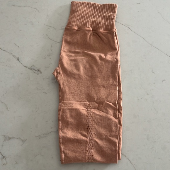 Free People FP Movement m/l leggings EUC - Picture 2 of 3